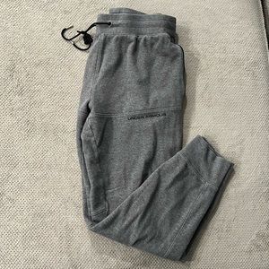 Men’s grey large under armor joggers